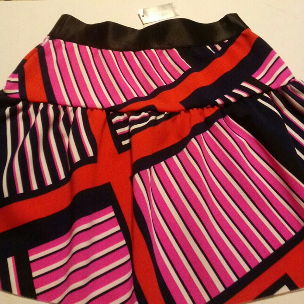 Express Swing Skirt - Picture 6 of 6